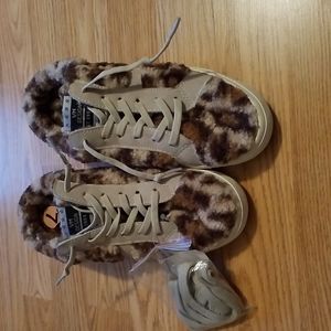 Vintage Havana Snuggle Fuzzy Fur Mule Leopard Sneakers
